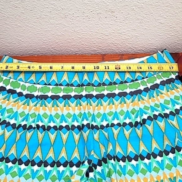 J.CREW WOMEN'S MULTICOLOR GEOMETRIC PRINT LINE BLEND SHORTS SIZE 8 - Picture 6 of 9